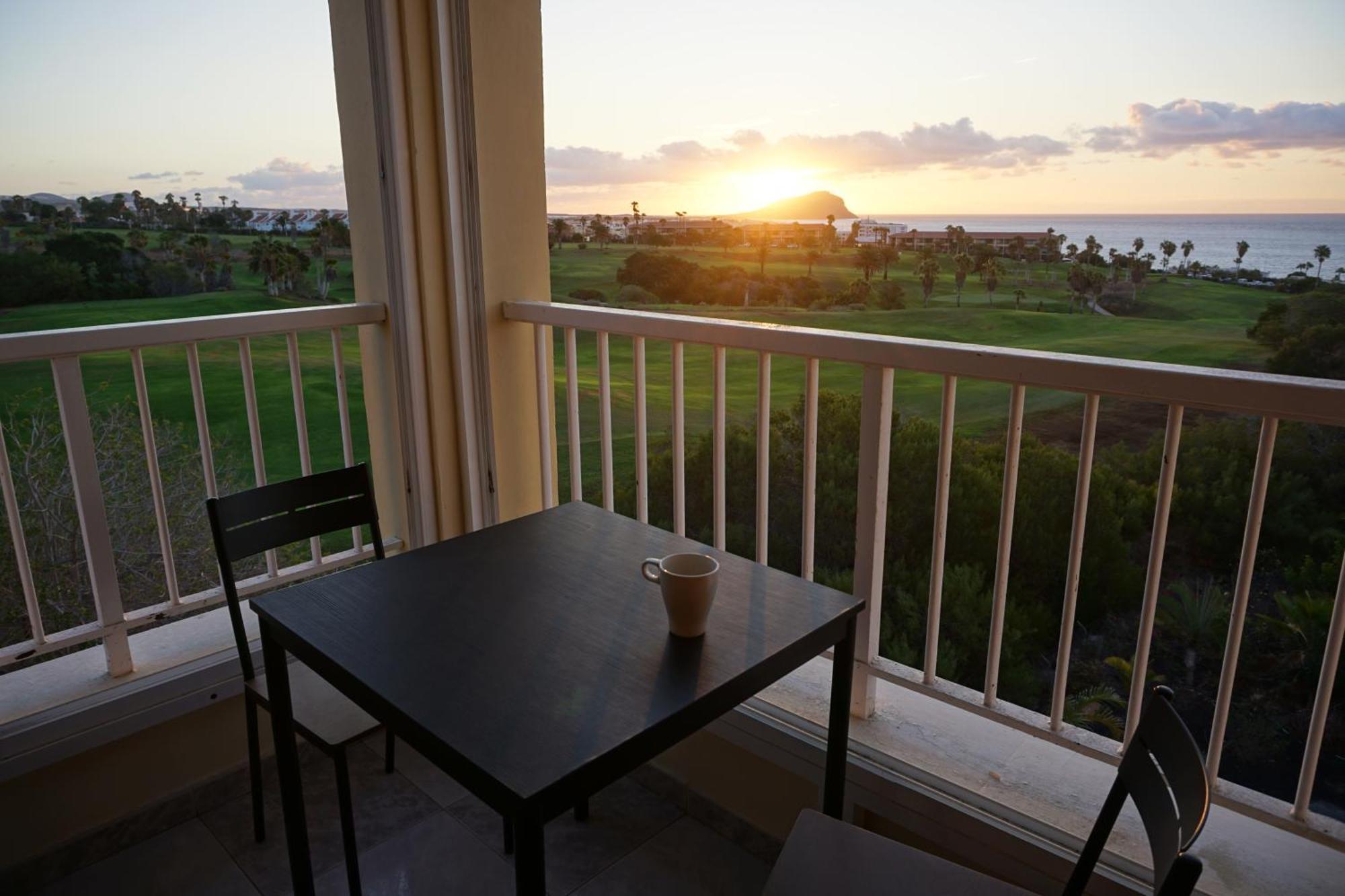 Golf Del Sur - Magnificent Panorama Of The Ocean, El Teide, And Montana Roja Apartment